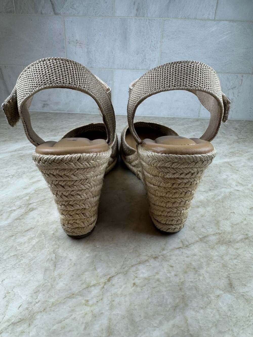 Me Too Blair Espadrille Wedge Sandals Gold Metallic Knit Womens 8.5 M - Picture 6 of 14